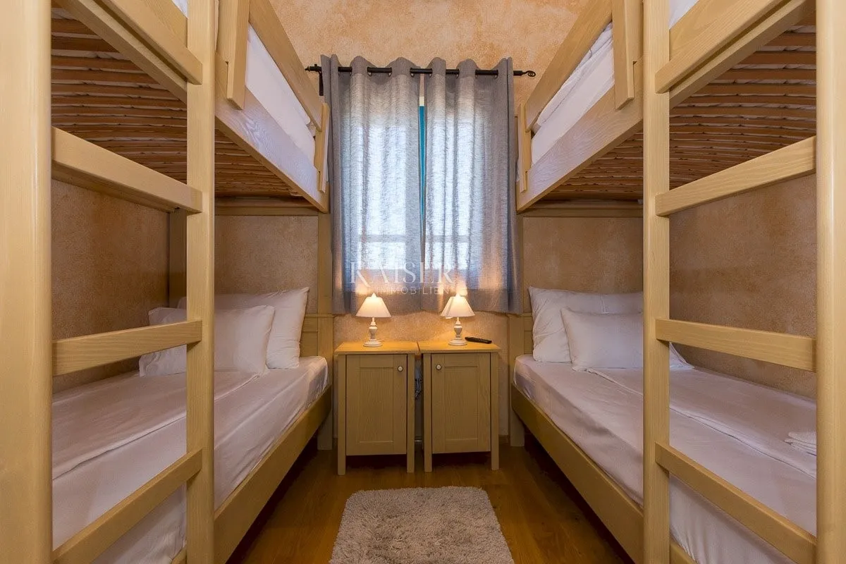 otok krk, dobrinj, okolica - luksuzna villa 180m2 - slika 9