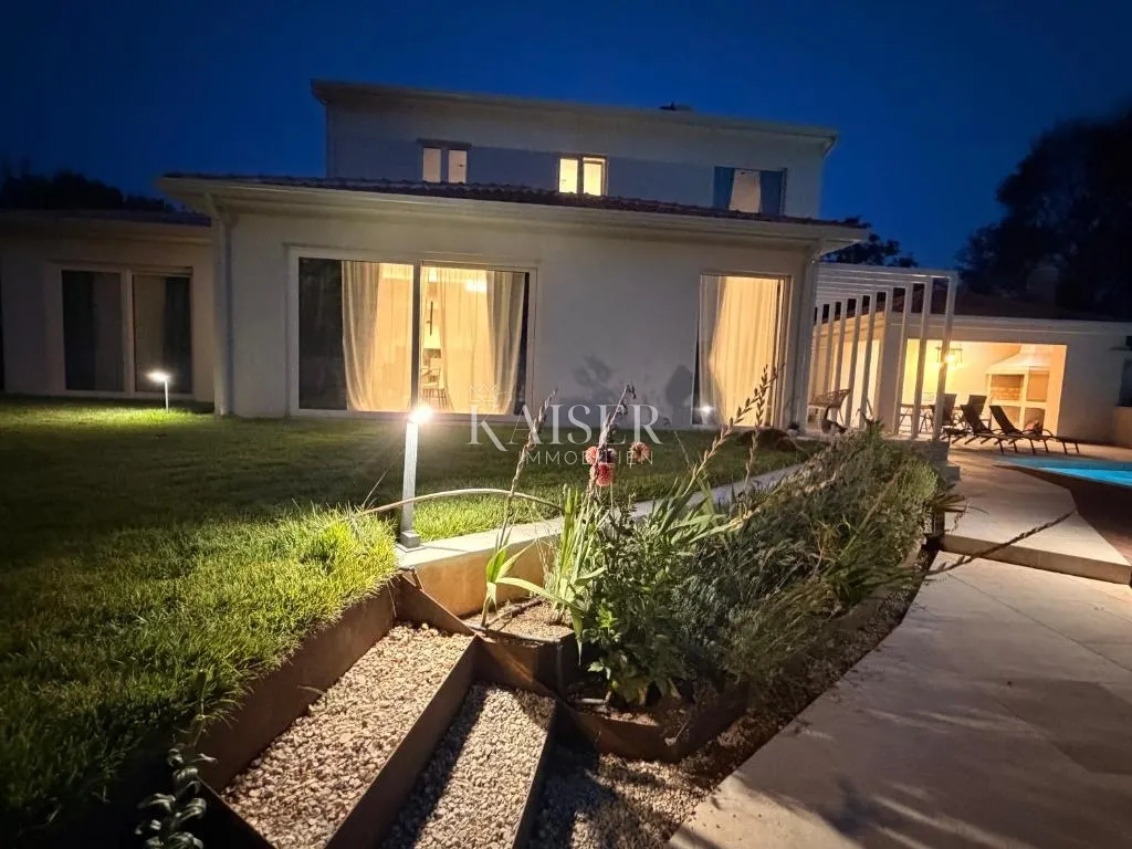 poreč, ekskluzivna istarska vila s bazenom, ljetnom kuhinjom i vrhunskim interijerom - slika 19