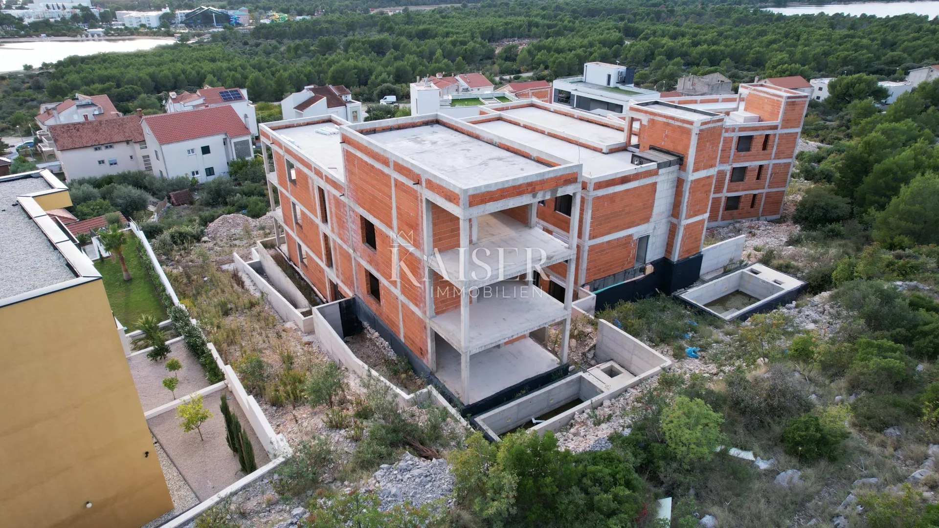 veliki obiteljski stan (s2) na prvom katu s bazenom i pogledom, mandalina - šibenik - slika 10