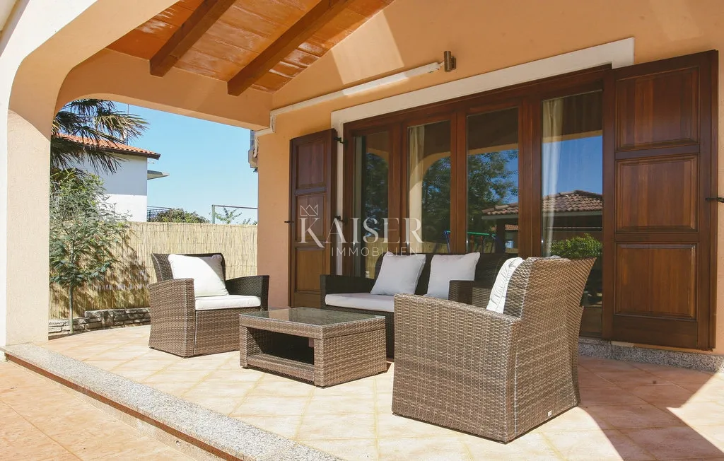 istra, novigrad - vila 131m2, s bazenom i velikom okućnicom, za dugoročni najam - slika 32