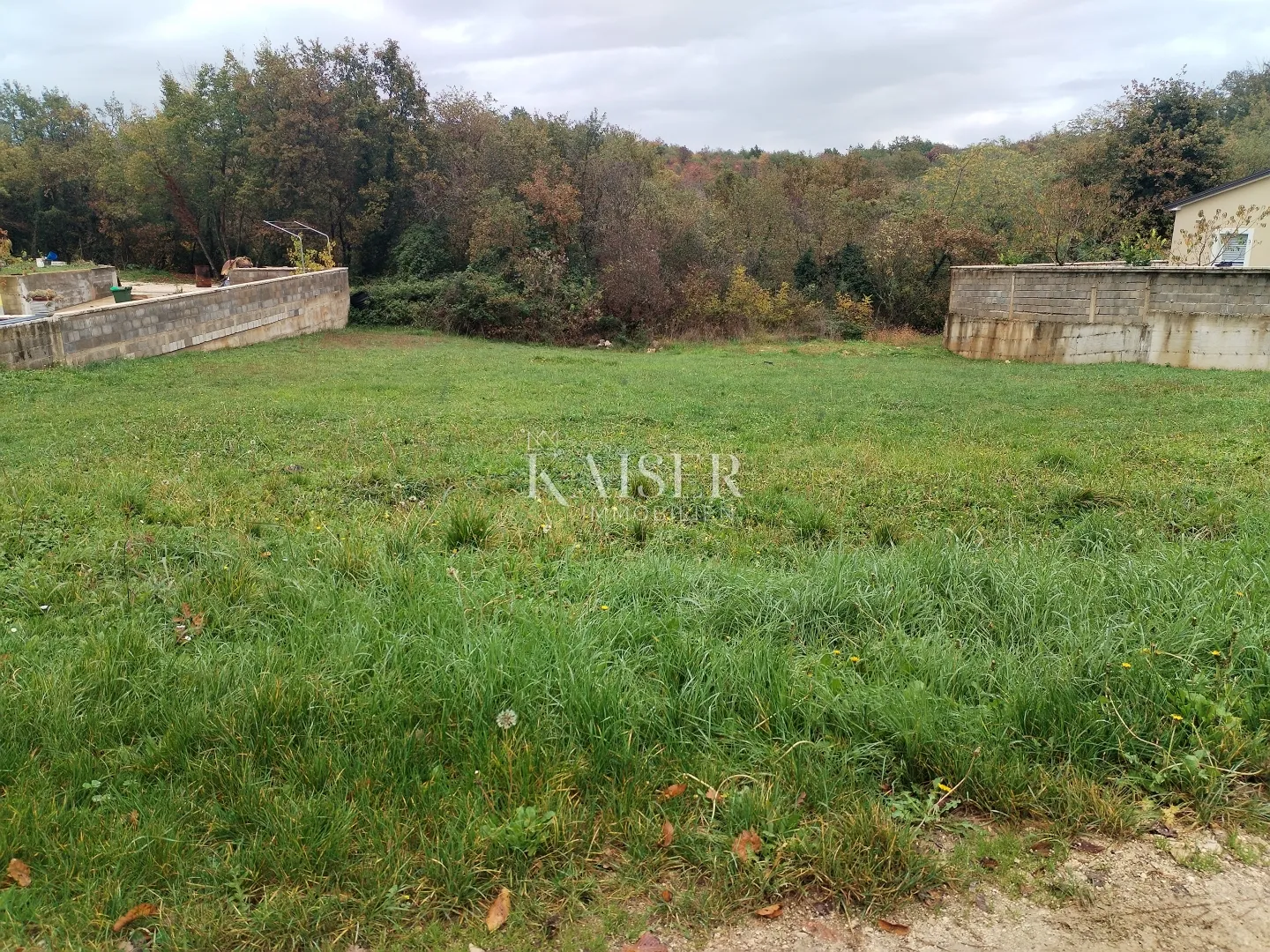 istra, buje, kaštel, građevinsko zemljište 720 m2 - slika 5