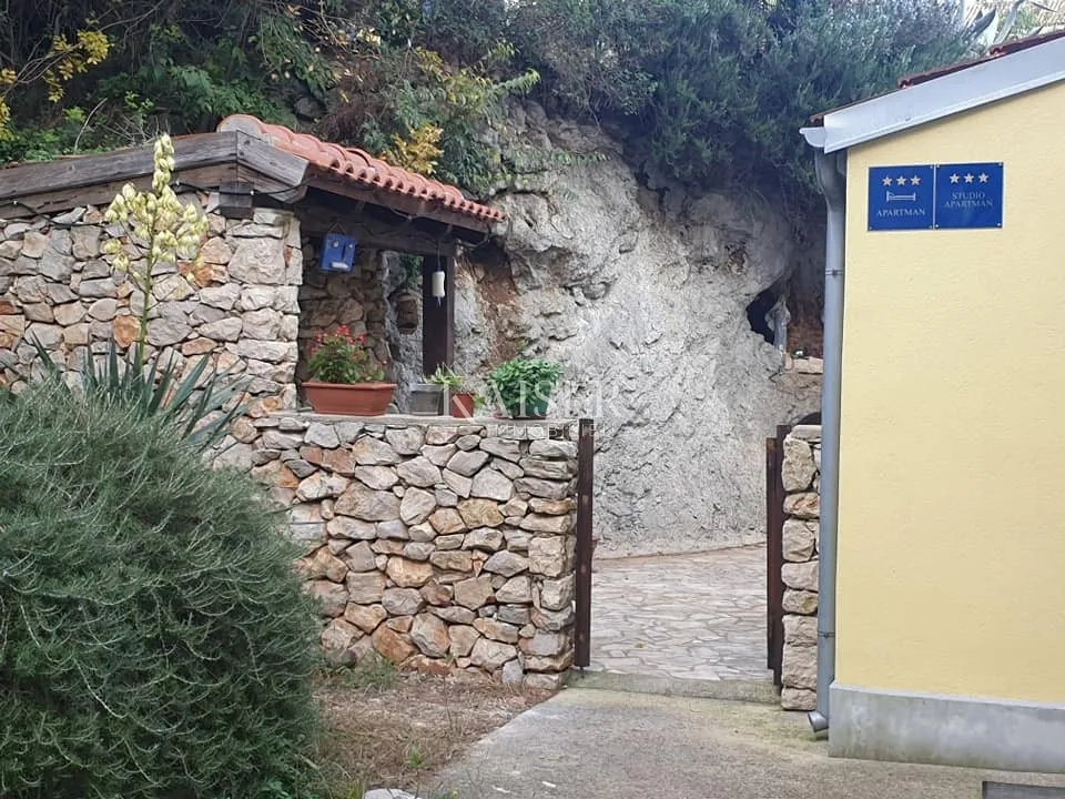 mali lošinj - prizemni apartman u svetom jakovu - slika 10
