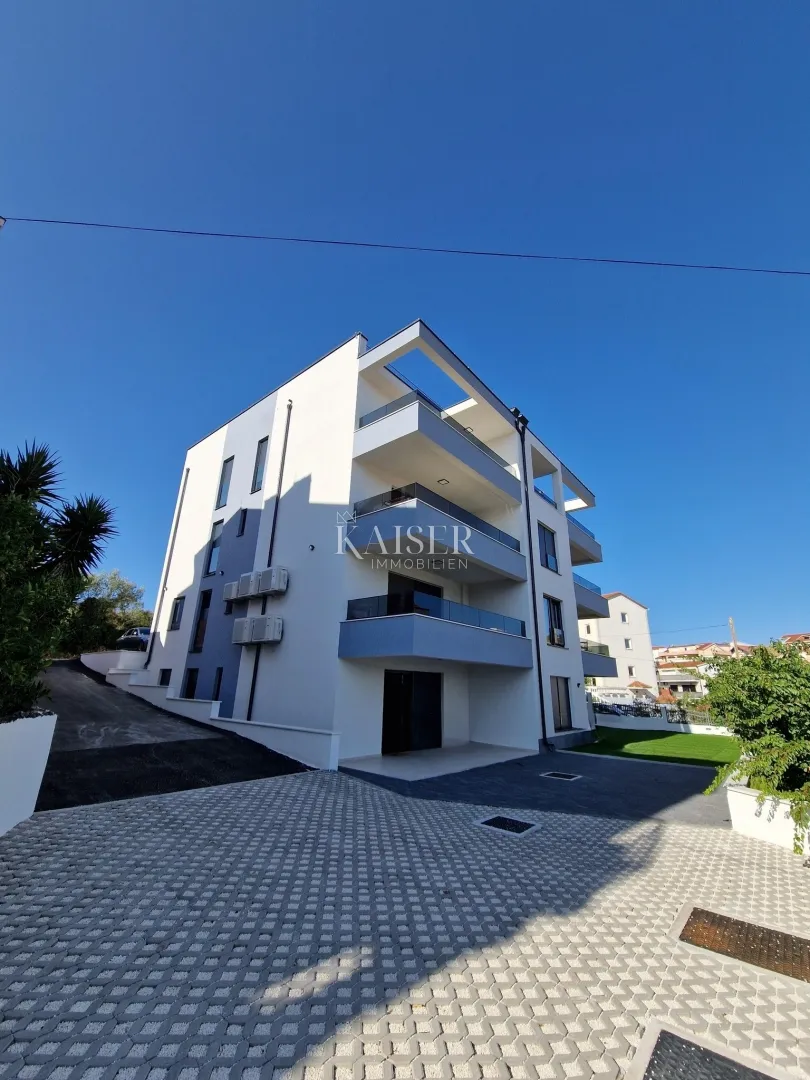 okrug gornji, čiovo - luksuzni penthouse s krovnom terasom i panoramskim pogledom na more - slika 31