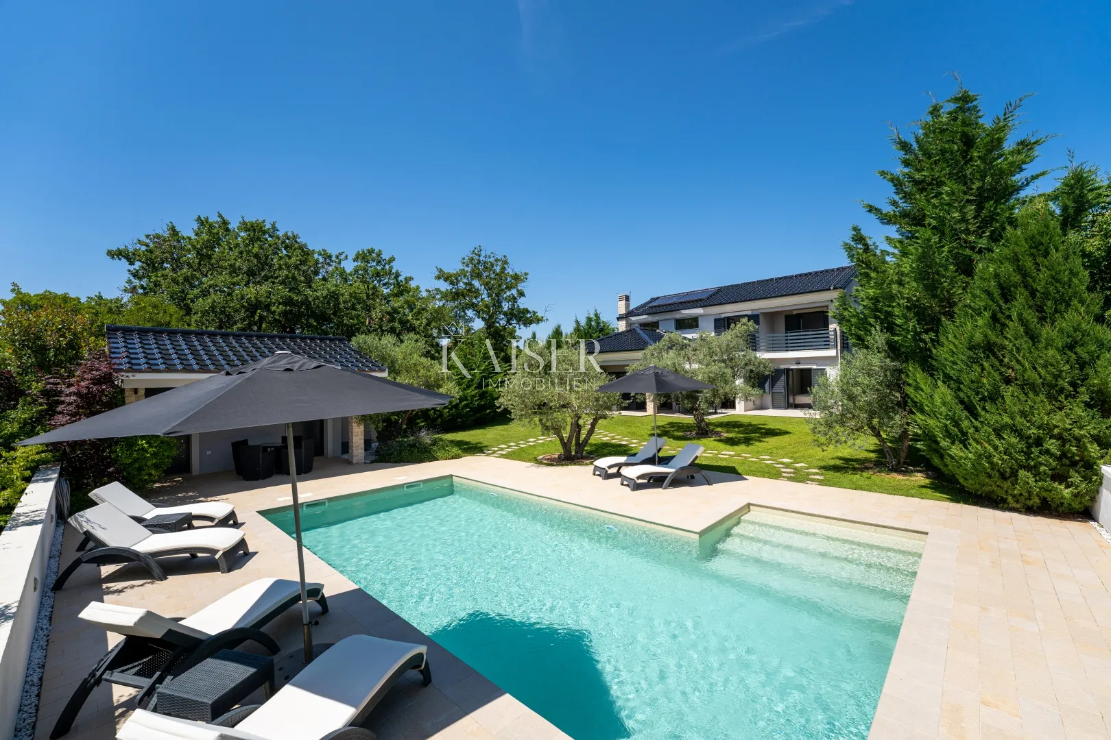 otok krk, kras - impresivna villa u oazi mira - slika 11