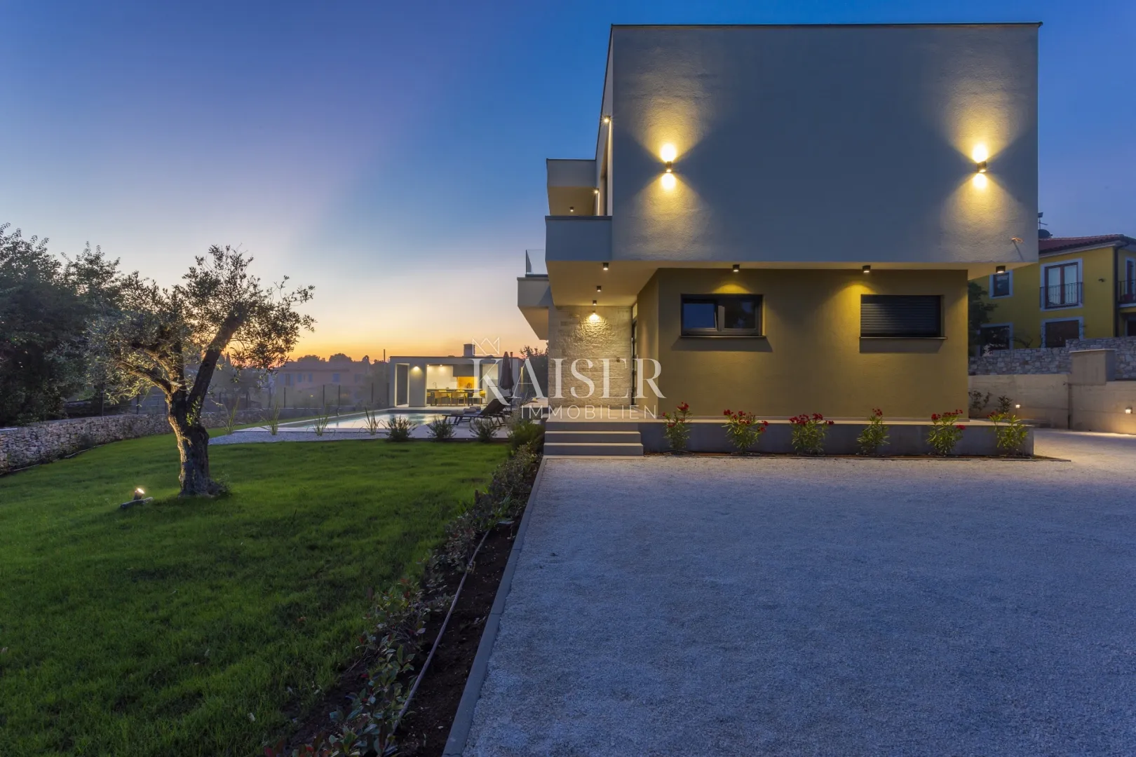 istra, svetvinčenat - moderna vila s bazenom - slika 7