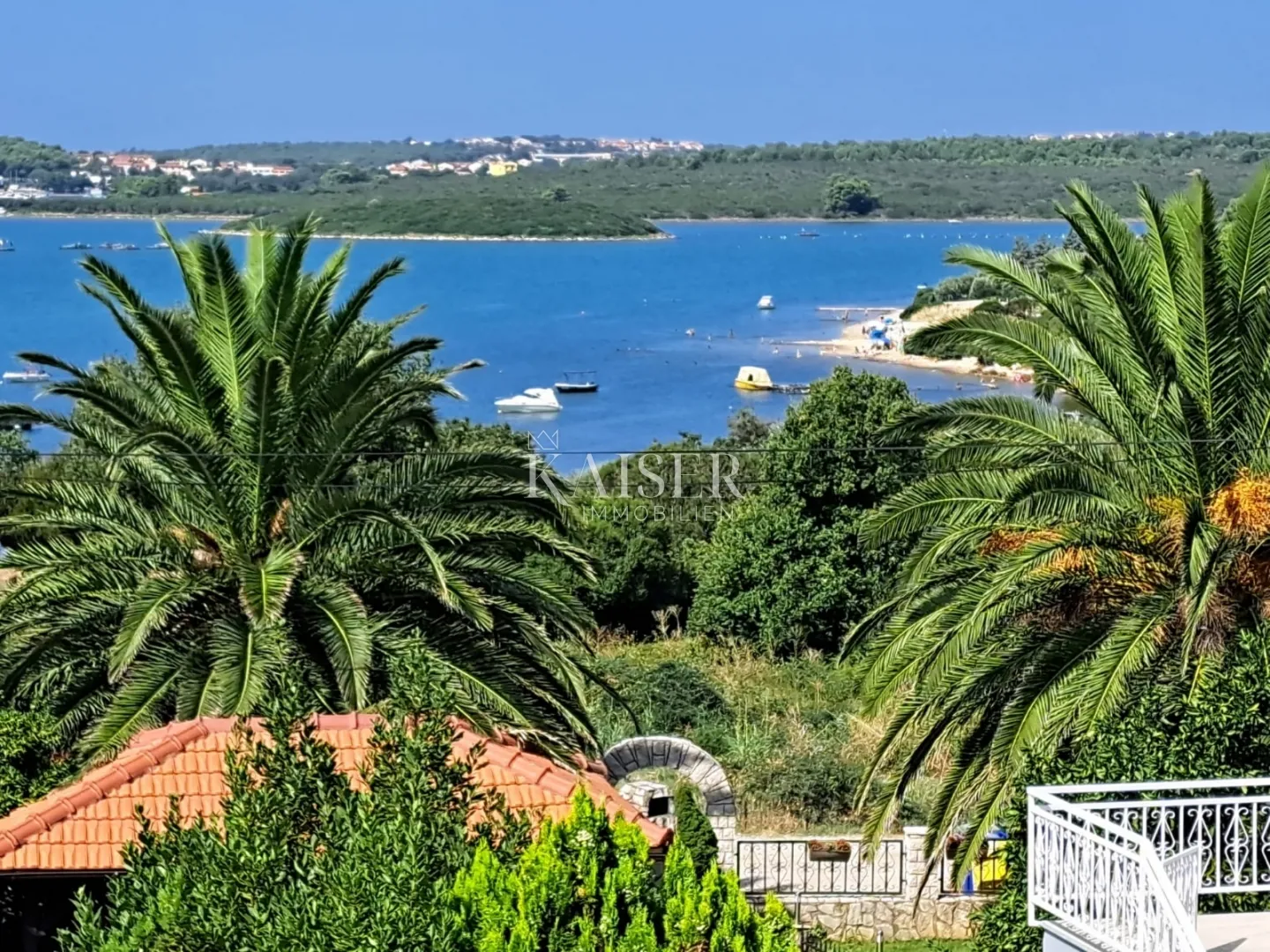 Istra, Medulin- apartmanska kuća 430m2 samo 200m od mora