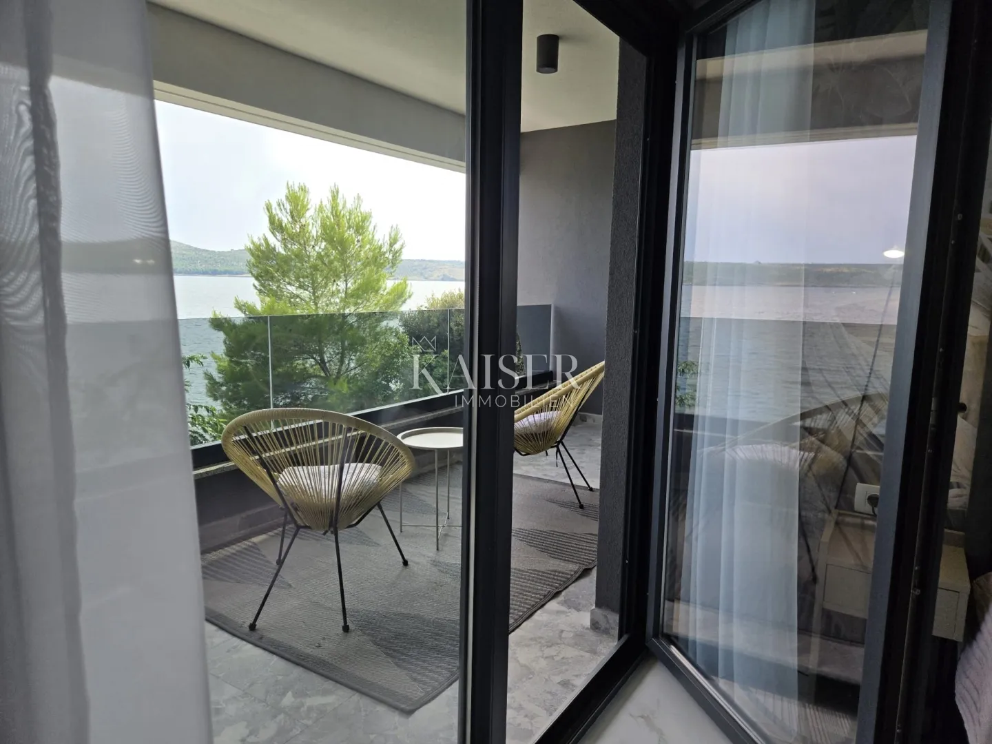zadar, posedarje – ekskluzivna vila prvi red do mora s privatnim pristupom moru - slika 47