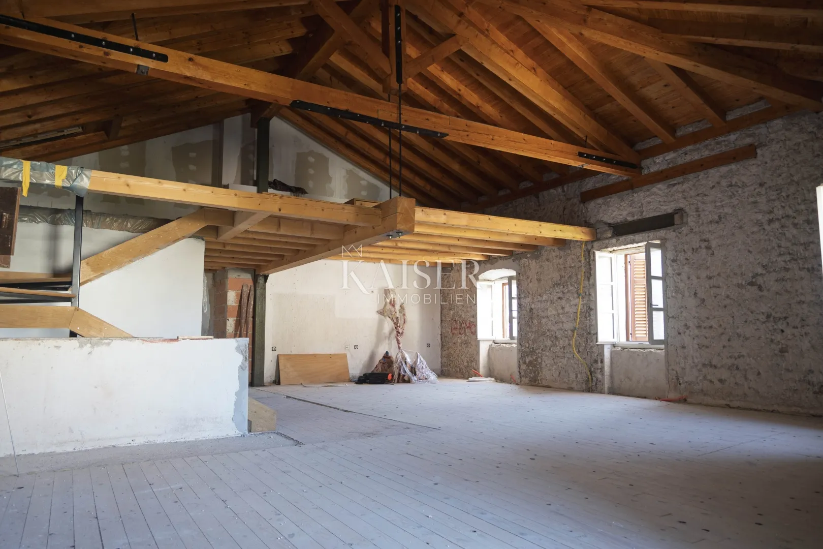 otok cres-lošinj, osor, troetažni stan 148 m2 - slika 6