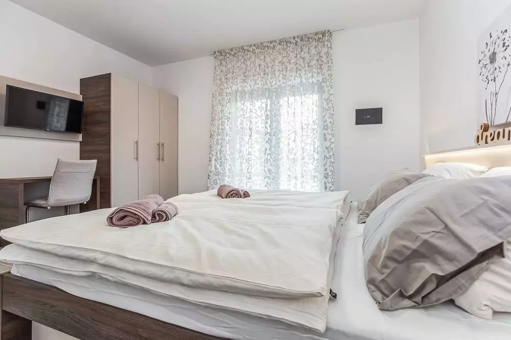 istra - poreč, moderna vila sa bazenom, 800m od mora - slika 19