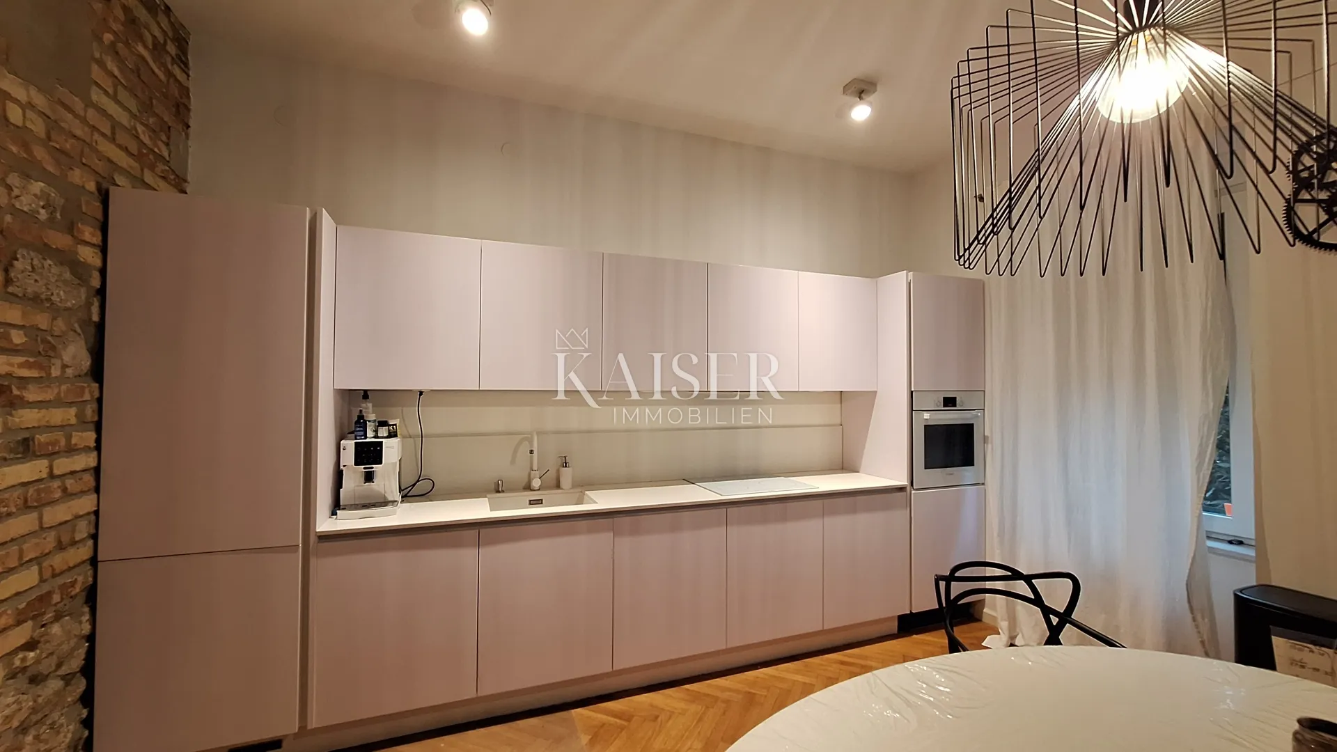 rijeka, bulevard- dvosoban renoviran stan 80,86 m2 na traženoj lokaciji - slika 4