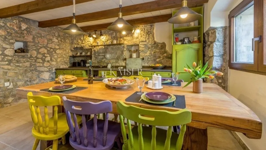 Otok Krk, okolica Krka - adaptirana kamena kuća 80m2 - Vrh, Krk