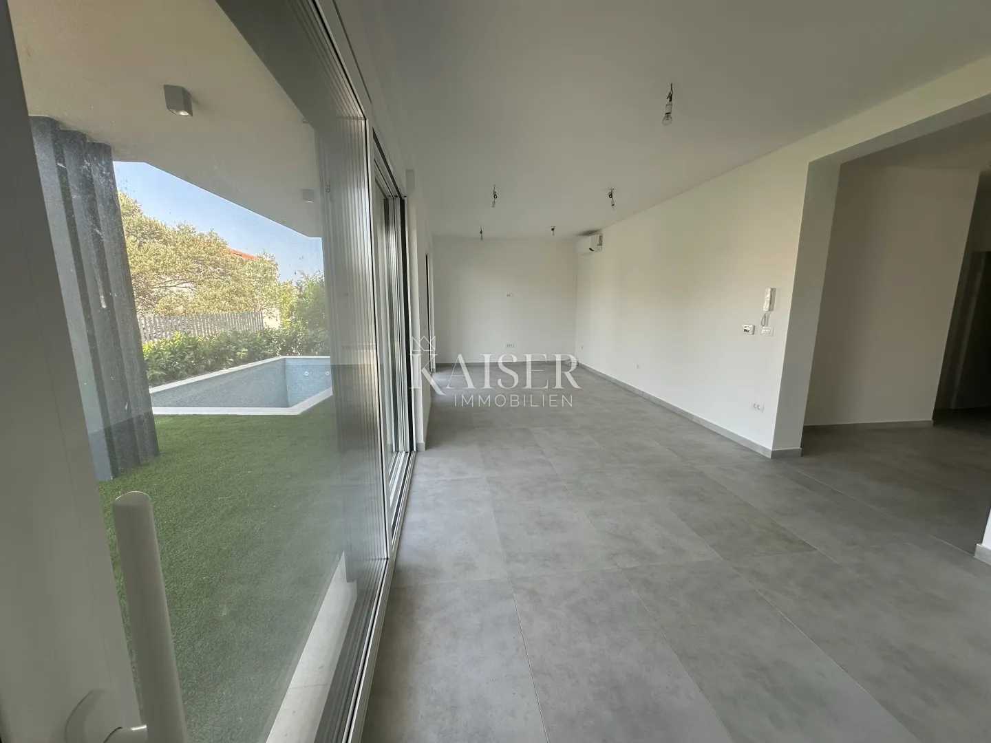 zadar; kožino-stan 135 m2 s bazenom uz more - slika 8