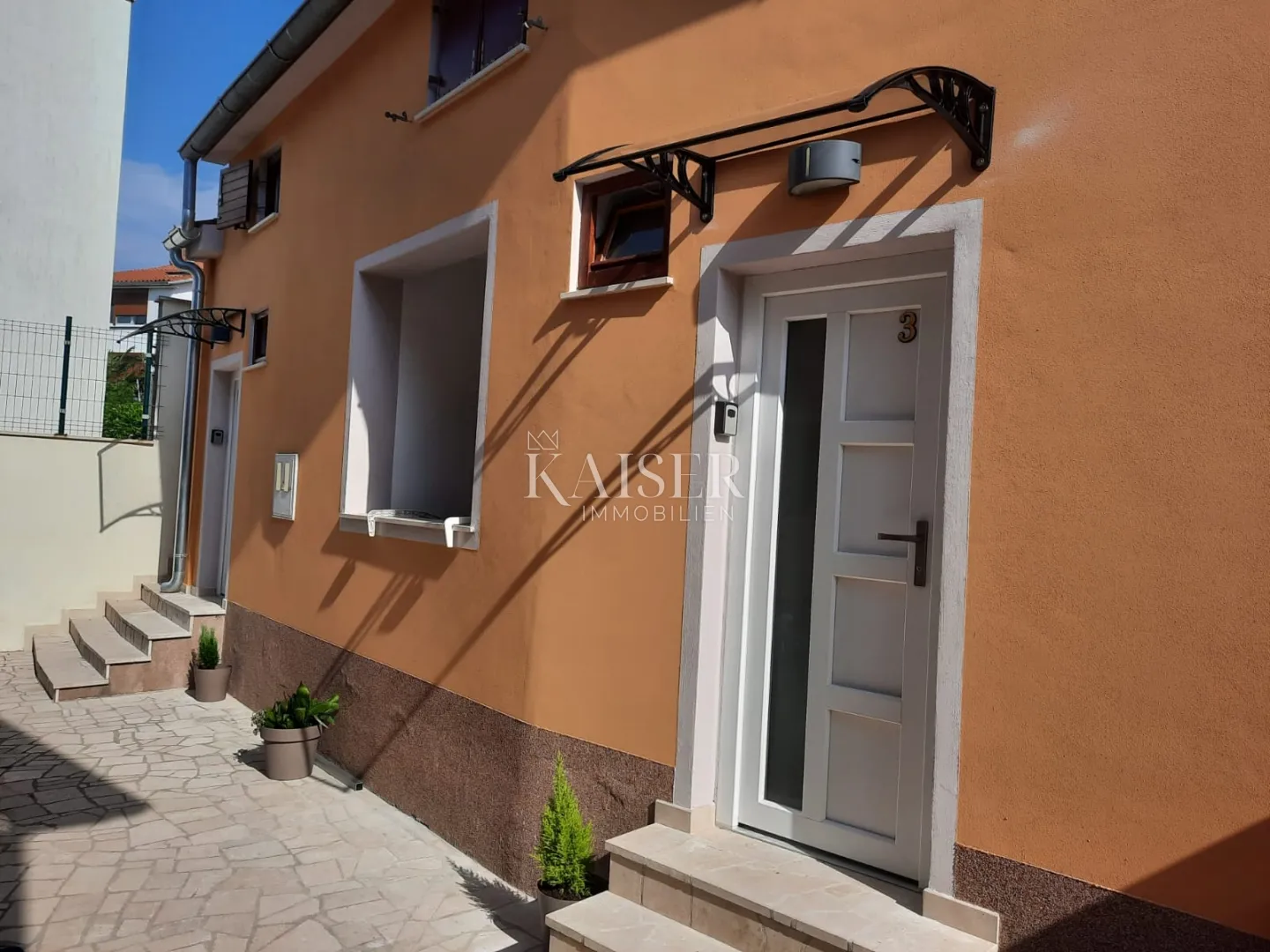 Istra, Medulin - Prilika kuća sa tri apartmana - Pula