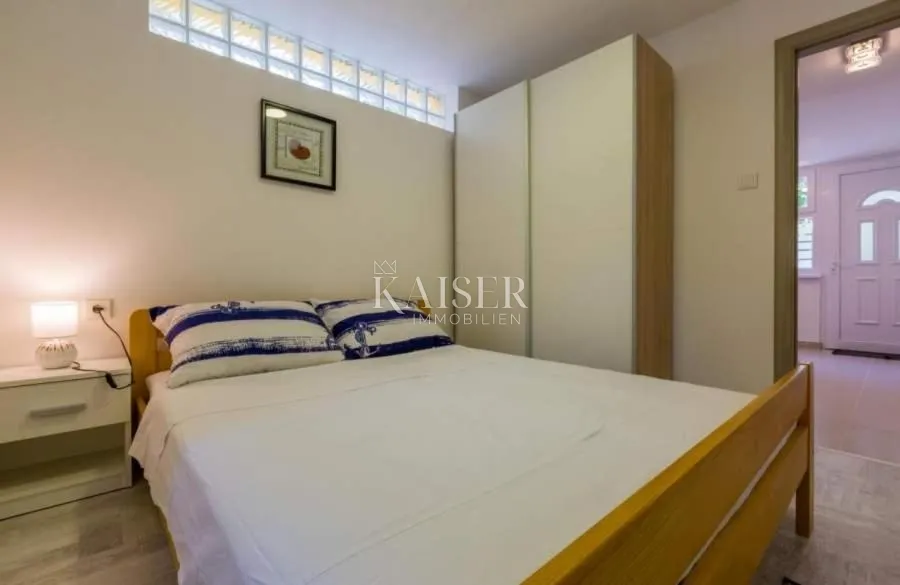 novi vinodolski - kuća prvi red do mora - slika 34