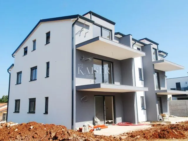 istra, poreč, okolica - stan 64m2, 2 spavaće soba - slika 2