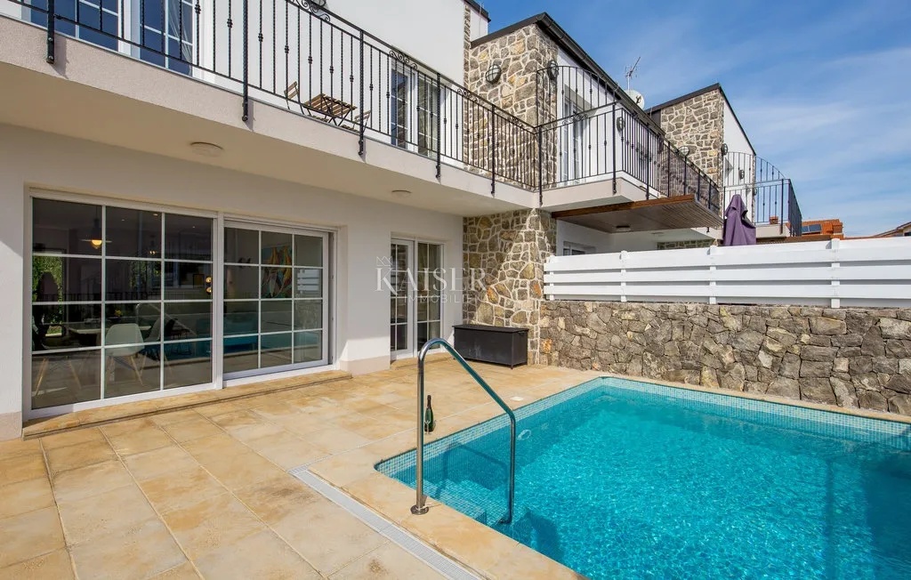 kornić, otok krk- vila 121m2 s pogledom na more i bazenom - slika 24