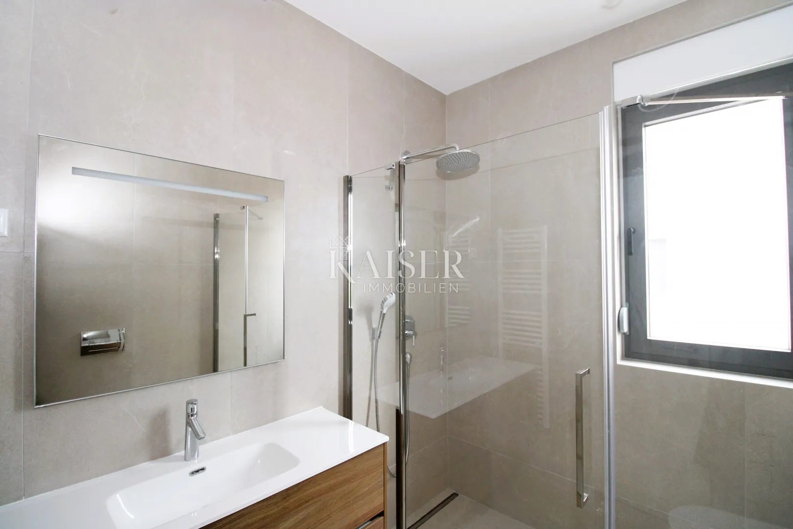 istra, rovinj- moderan dvoetažni stan 112m2 s vrtom i garažom - slika 13