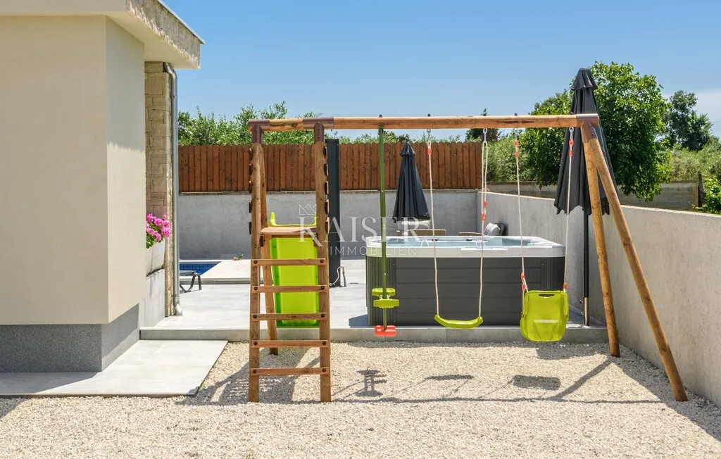istra, loborika- moderna prizemnica 150m2 s bazenom - slika 26