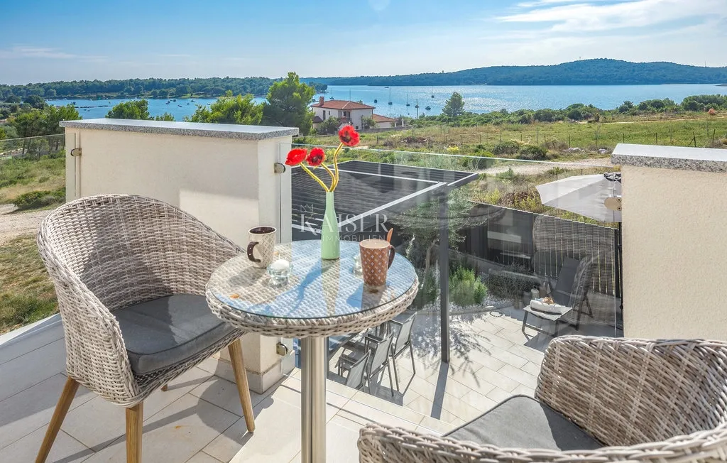 medulin - luksuzna kuća 150m od mora, 270m2, pogled na more - slika 2