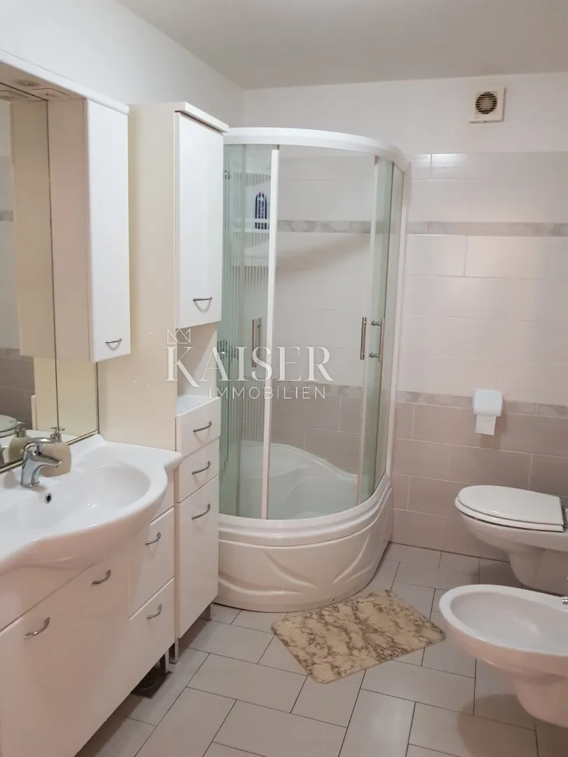 opatija, lovran - kuća sa pogledom na more, sa tri stana 300 m2 - slika 16