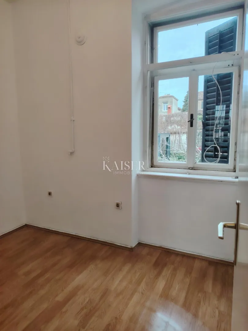 istra. pula - trosoban stan 74m2 s vrtom i konobom - slika 9