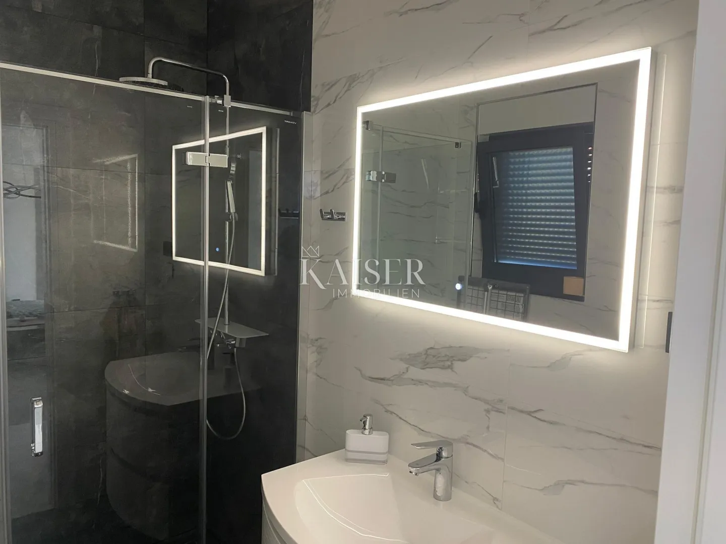 trosobni penthouse sa krovnom terasom - srima, vodice - slika 4
