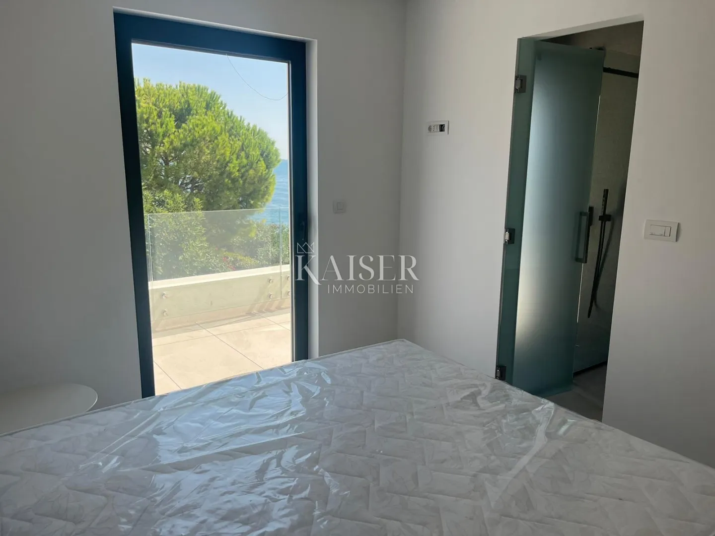 zadar, sukošan - luksuzan dvoetažni stan 218 m2, prvi red do mora - slika 10