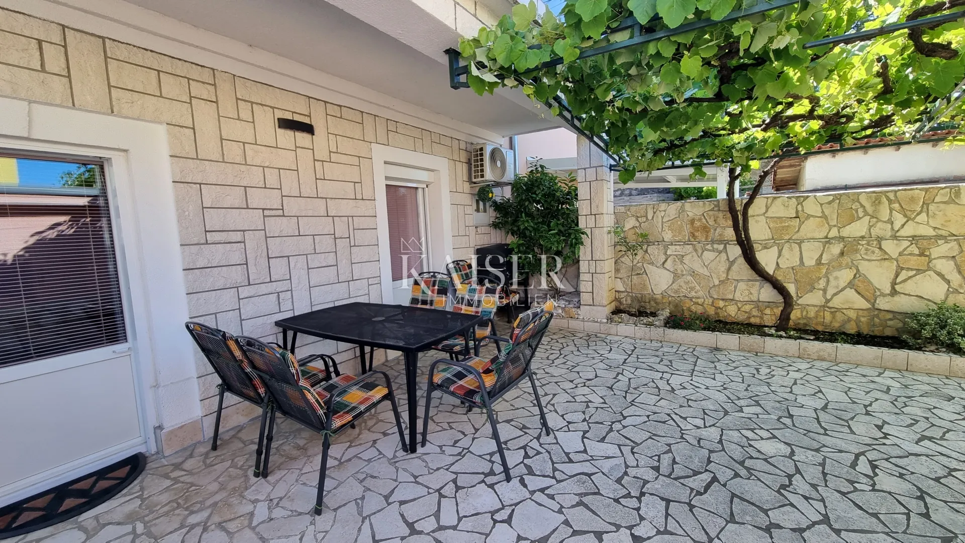 crikvenica, dramalj - kuća sa dva stana i okućnicom - slika 20