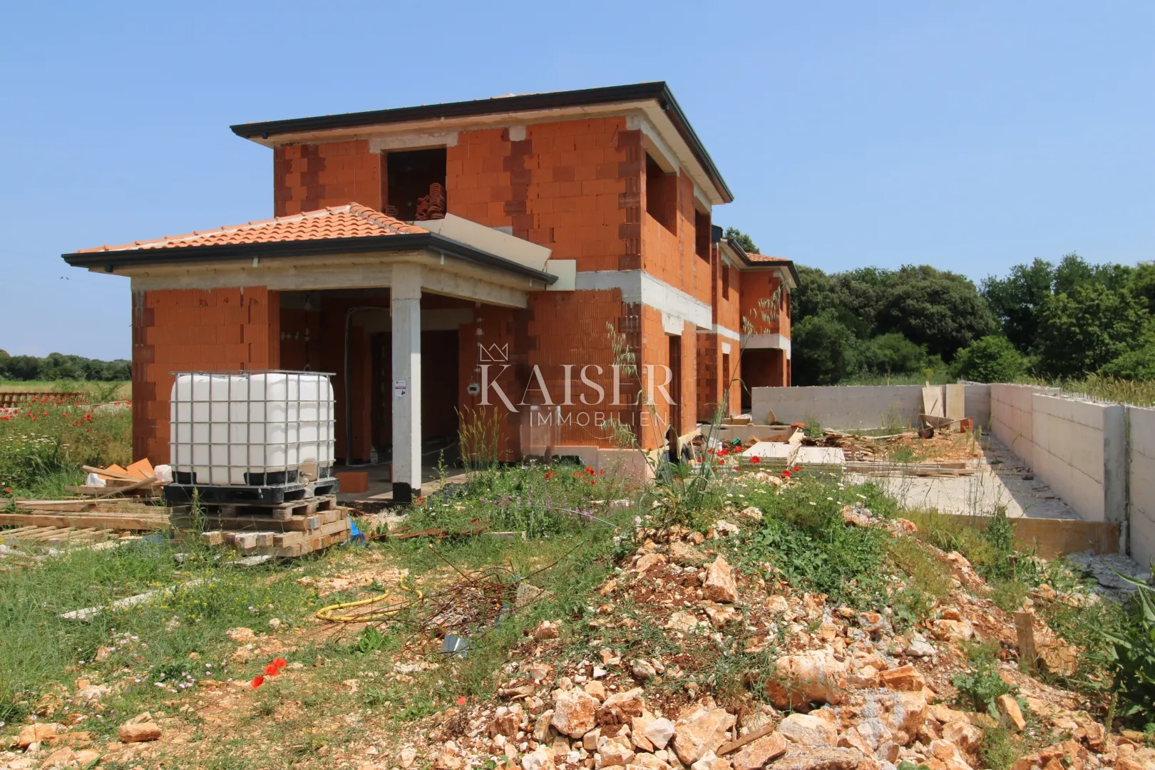 Istra, Pula- moderna dvojna kuća 170m2 s bazenom