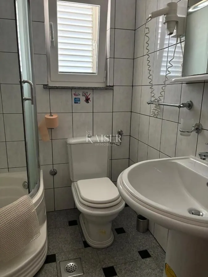 sveti filip i jakov - vila prvi red do mora - slika 32