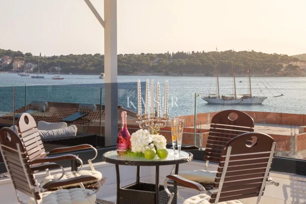 šibenik-rogoznica – moderna luksuzna vila s panoramskim pogledom na more i infinity bazenom - slika 39