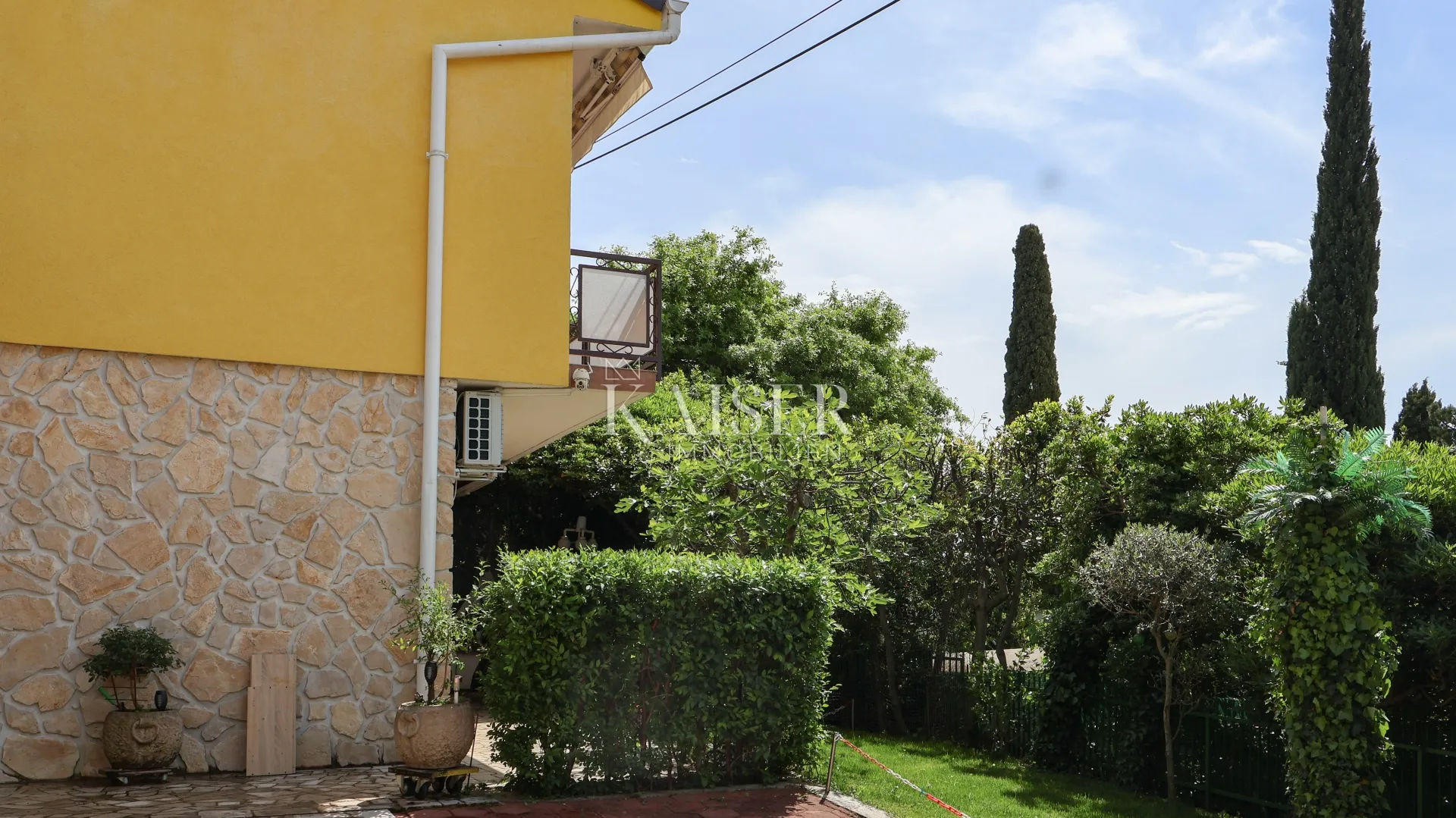 crikvenica, selce - predivna kuća sa okućnicom - slika 3