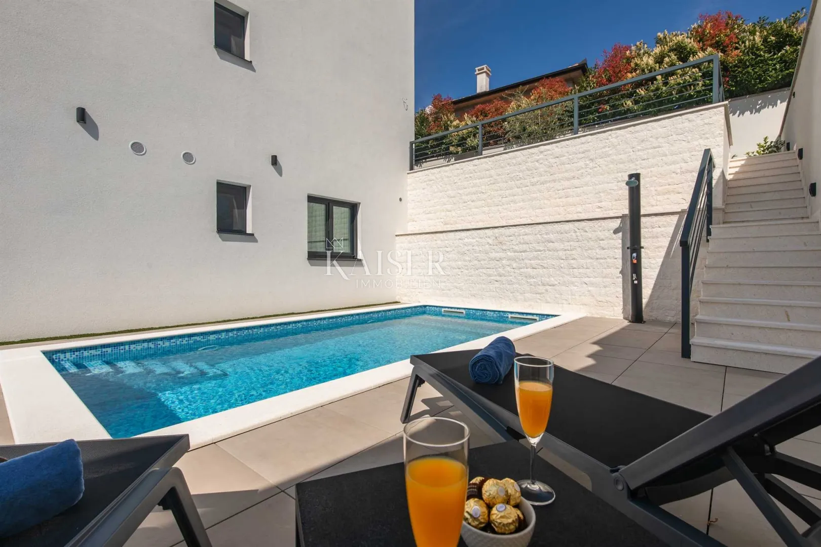 otok krk, grad krk - ekskluzivan dvoetažni apartman - slika 23