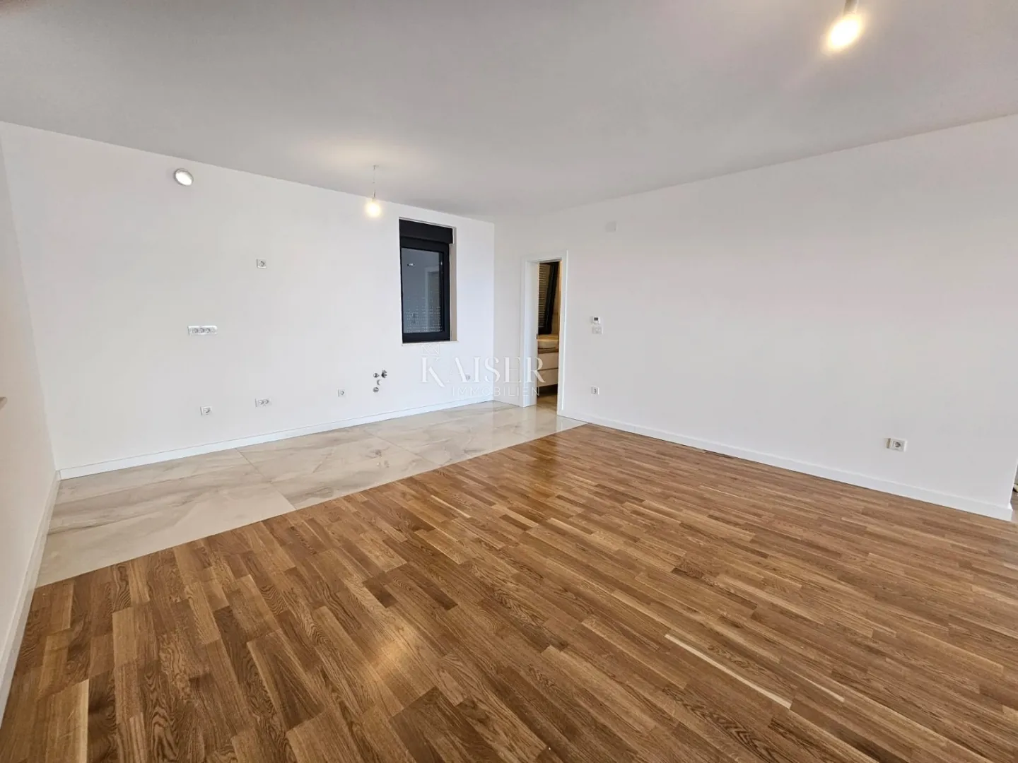 krk - dvoetažni stan 171 m2 sa krovnom terasom i bazenom - slika 19