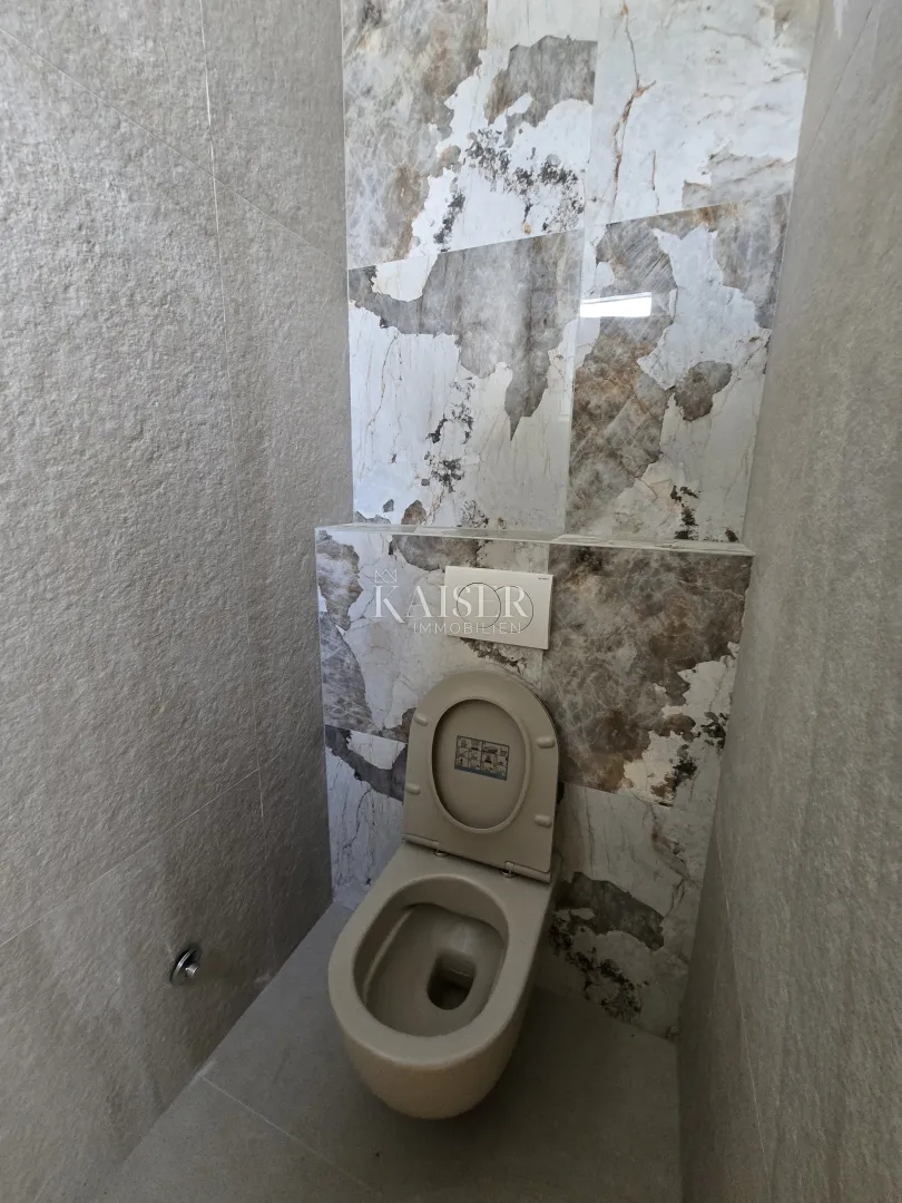 rogoznica- lukszuzna vila sa bazenom i teniskim terenom na 20000m2 - slika 7