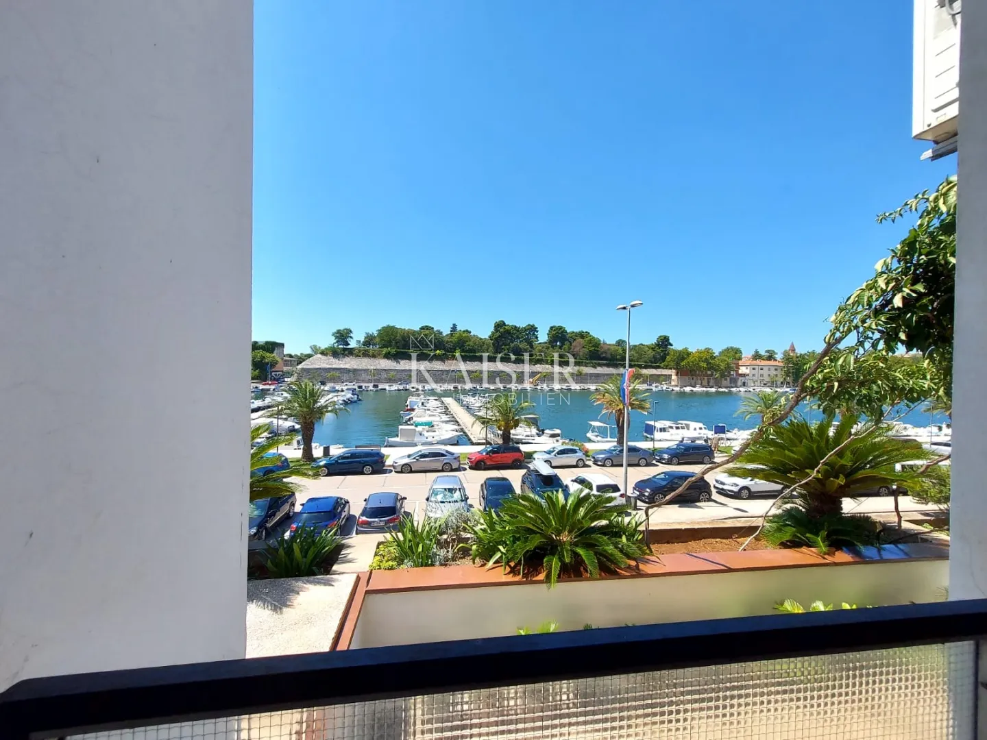 zadar, prvi red do mora, četverosoban stan s pogledom na uvalu jazine - slika 3