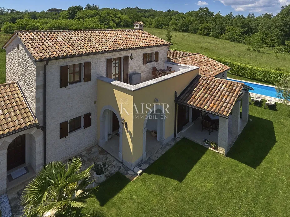 istra, karojba - šarmantna vila u srcu istre, 212m2, 4 spavaće sobe - slika 2
