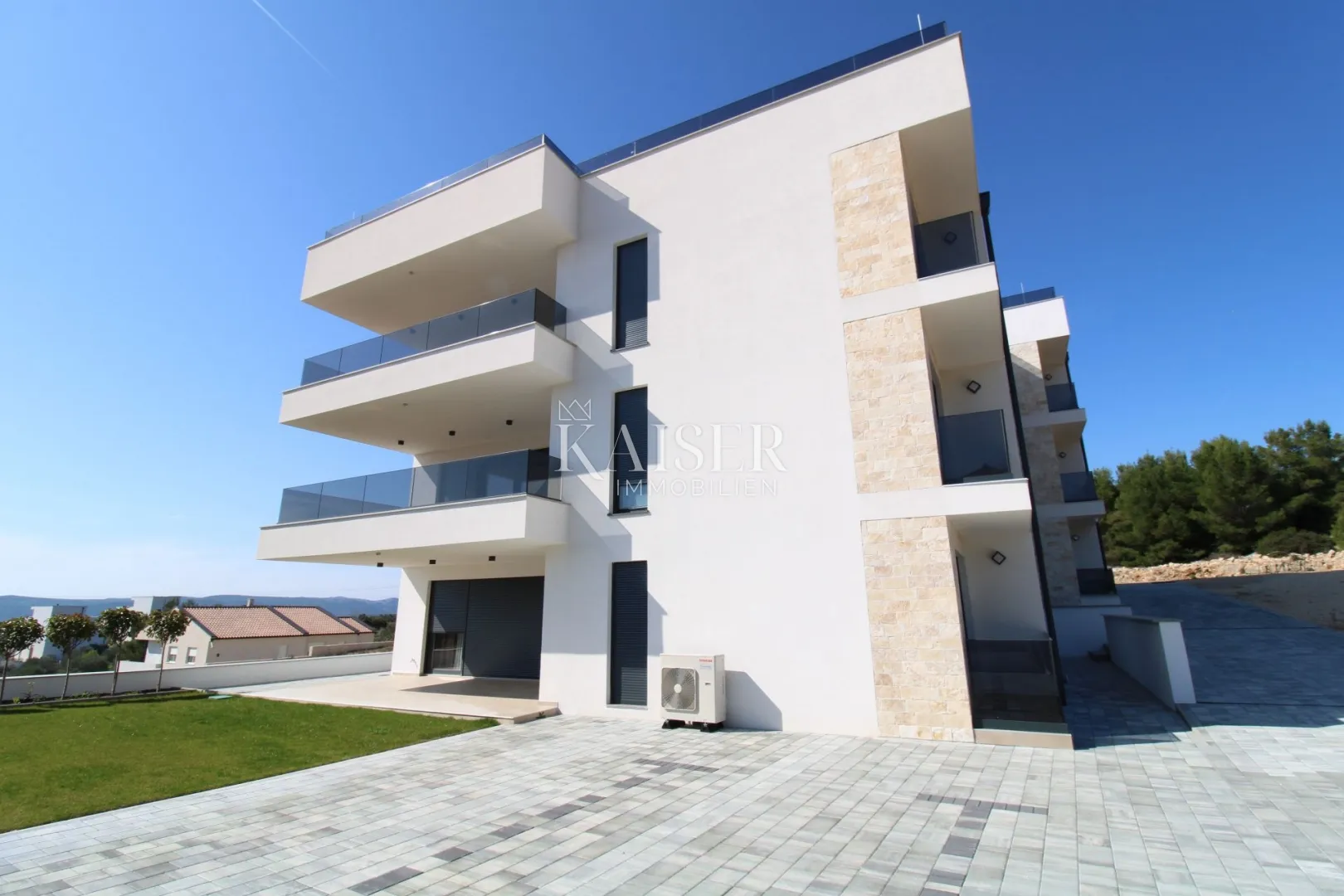 zadar, sv. filip i jakov- osunčan stan sa vrtom - slika 6