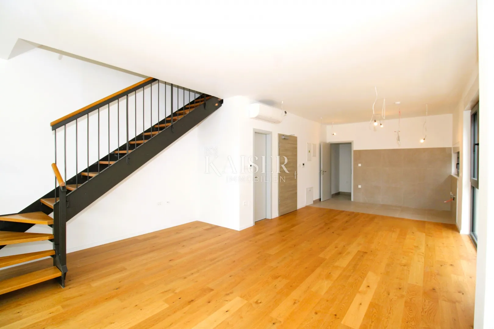 istra, rovinj- moderan dvoetažni stan 112m2 s vrtom i garažom - slika 3
