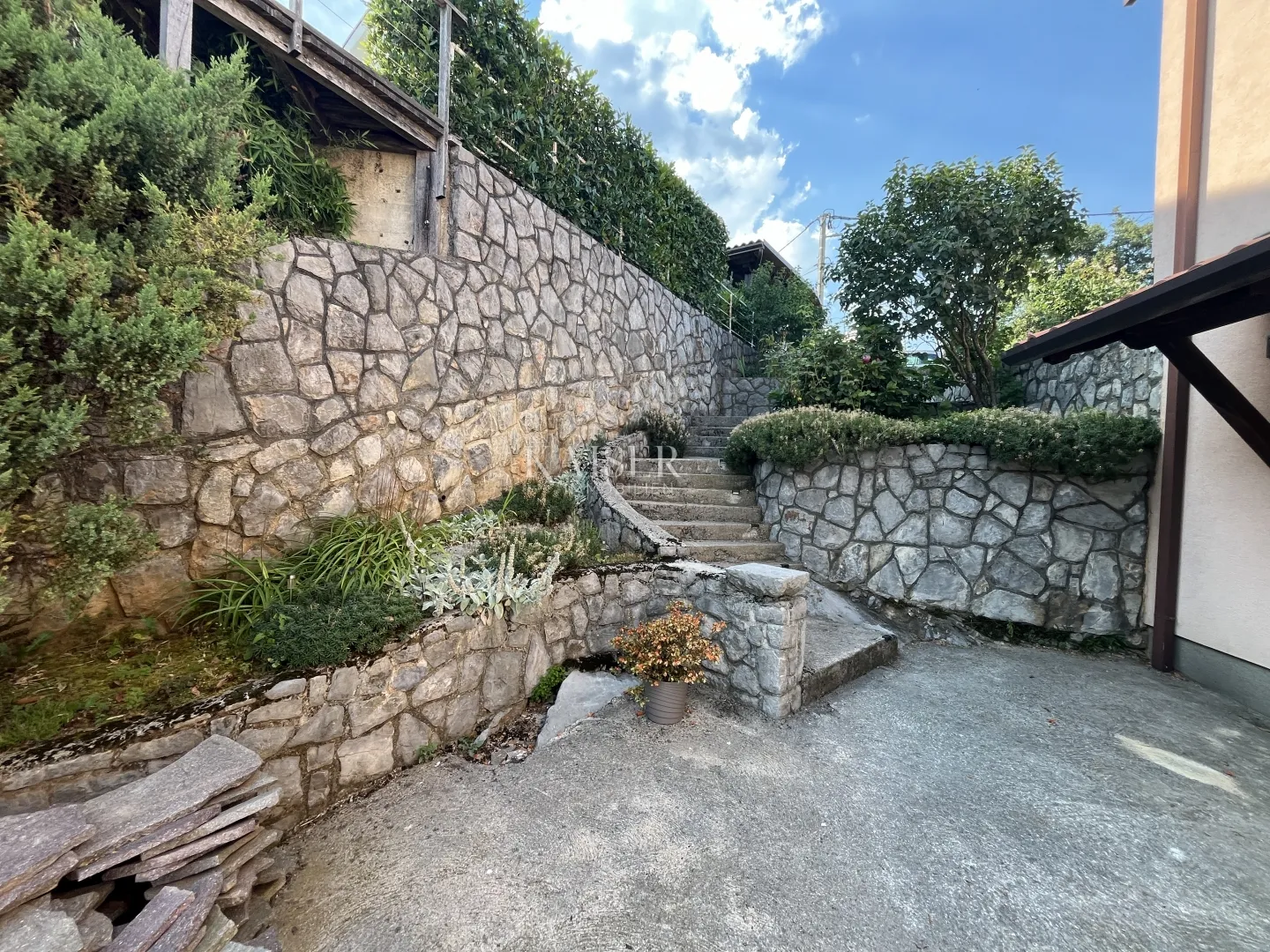 opatija, veprinac - kuća sa dva stana, velikim zemljištem i pogledom na more - slika 21