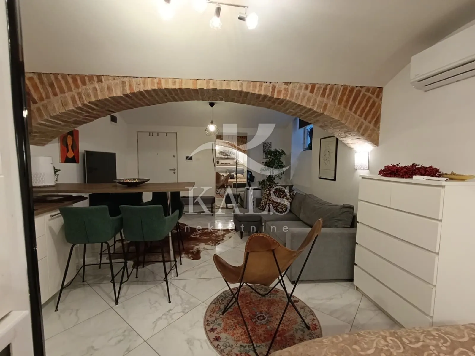 PRODAJA, ZAGREB, CENTAR , 30 m2, GARSONIJERA