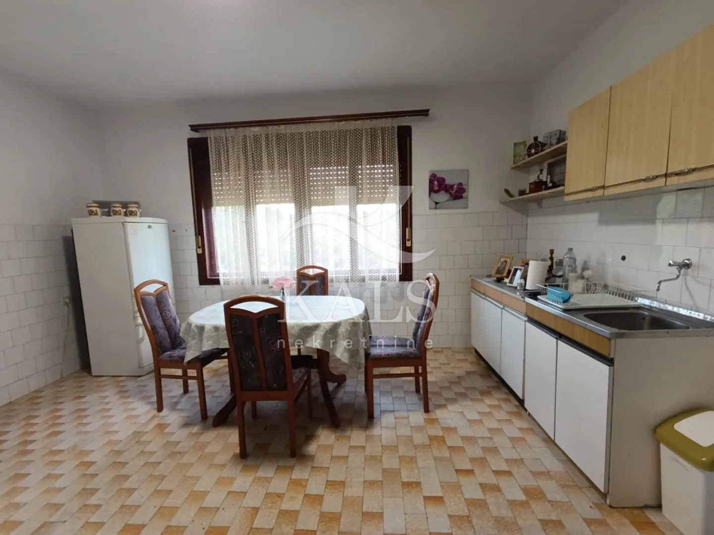 kuća+zemljište, prodaja,vojišnica, 236m2+28,794,m2 - slika 11