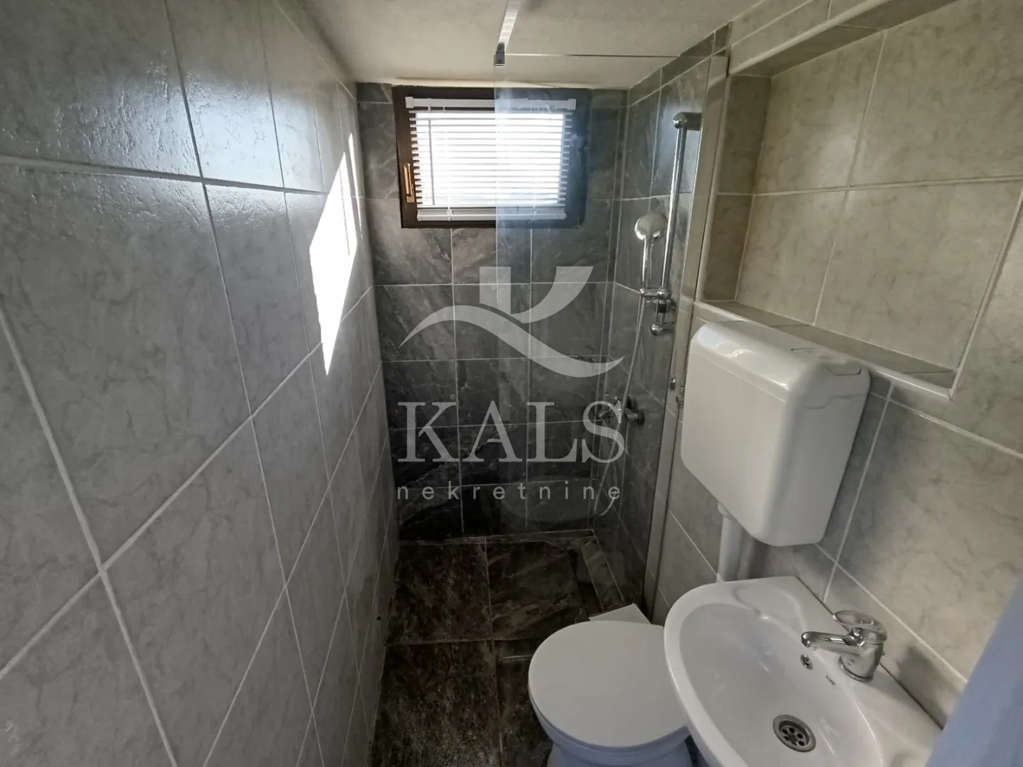kuća, najam,karlovac,tušilović,120 m2 - slika 12
