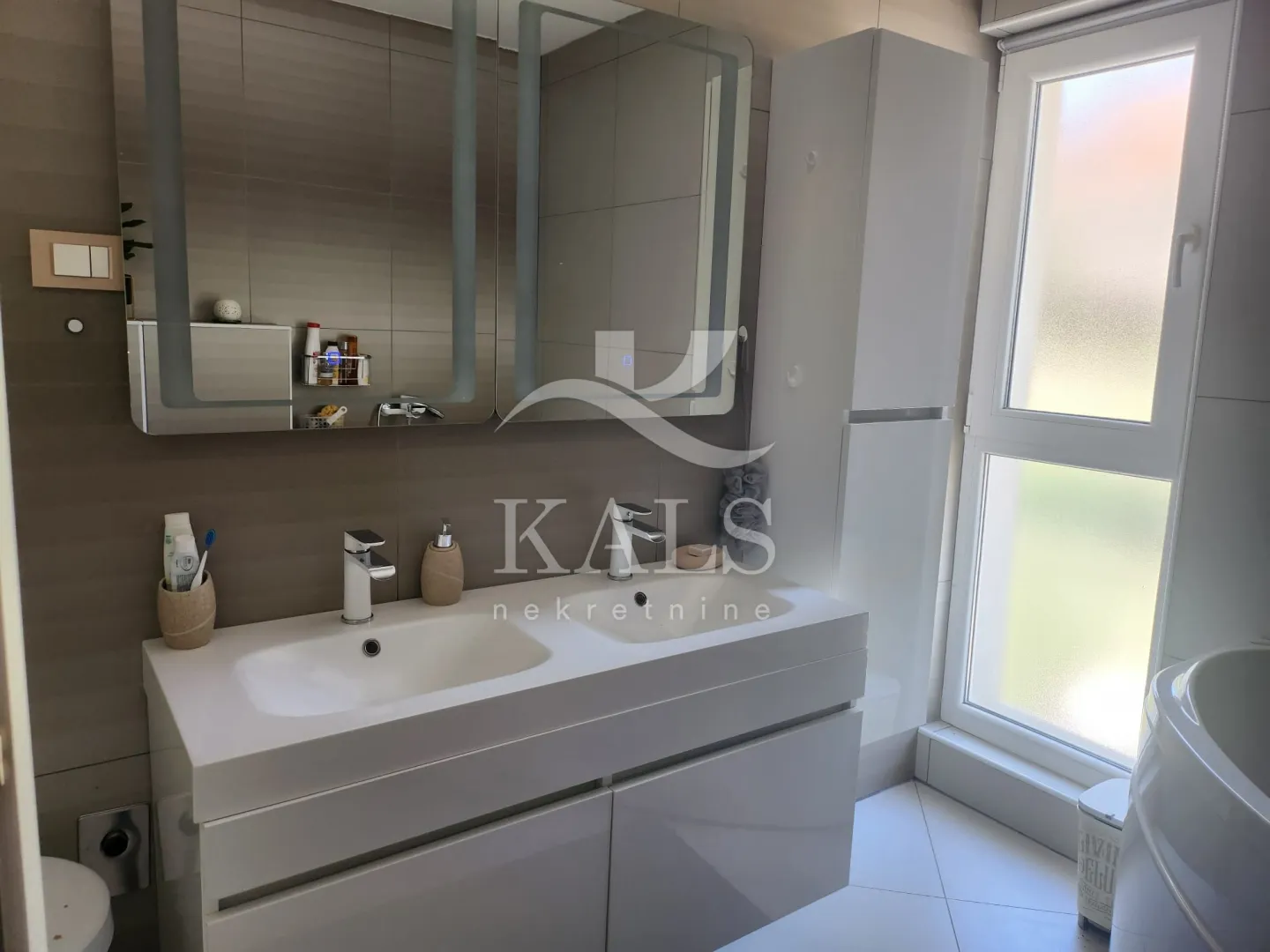 kuća, prodaja, zabok, 260 m2 - slika 12