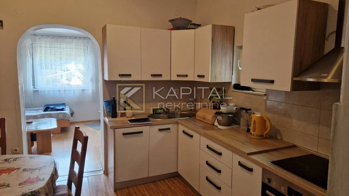 prodaje se 2s+db stan od 65 m² – sroki - slika 3