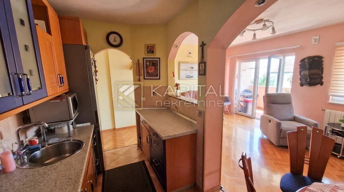 donja drenova. 2s+db, 2 balkona, parkirno mjesto - slika 4