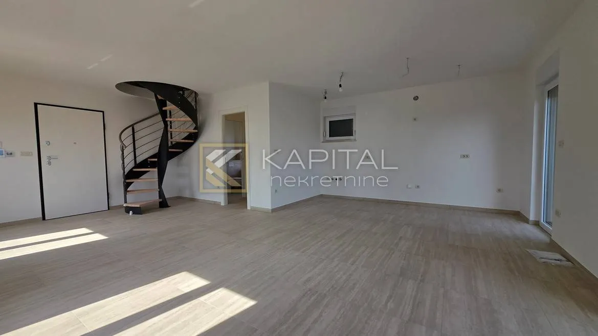 kastav rubeši! 3s+db, 105 m2, garaža48 m2, velika okućnica! - slika 8