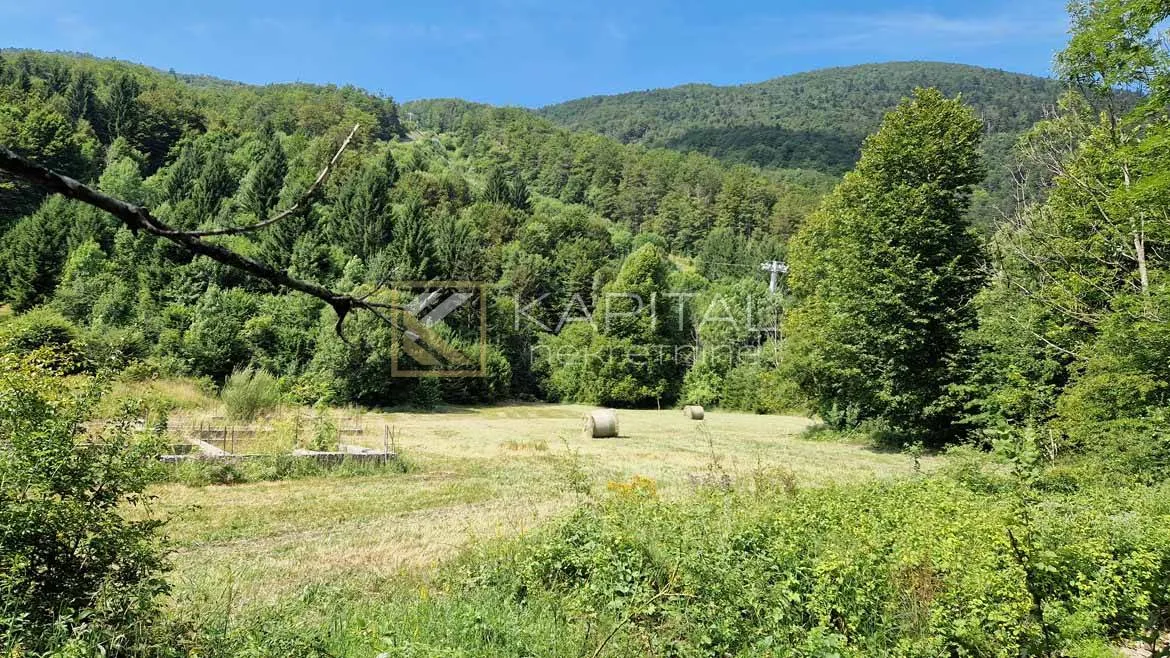 Bjelolasica, novogradnja nadomak žičare - Jasenak, Ogulin