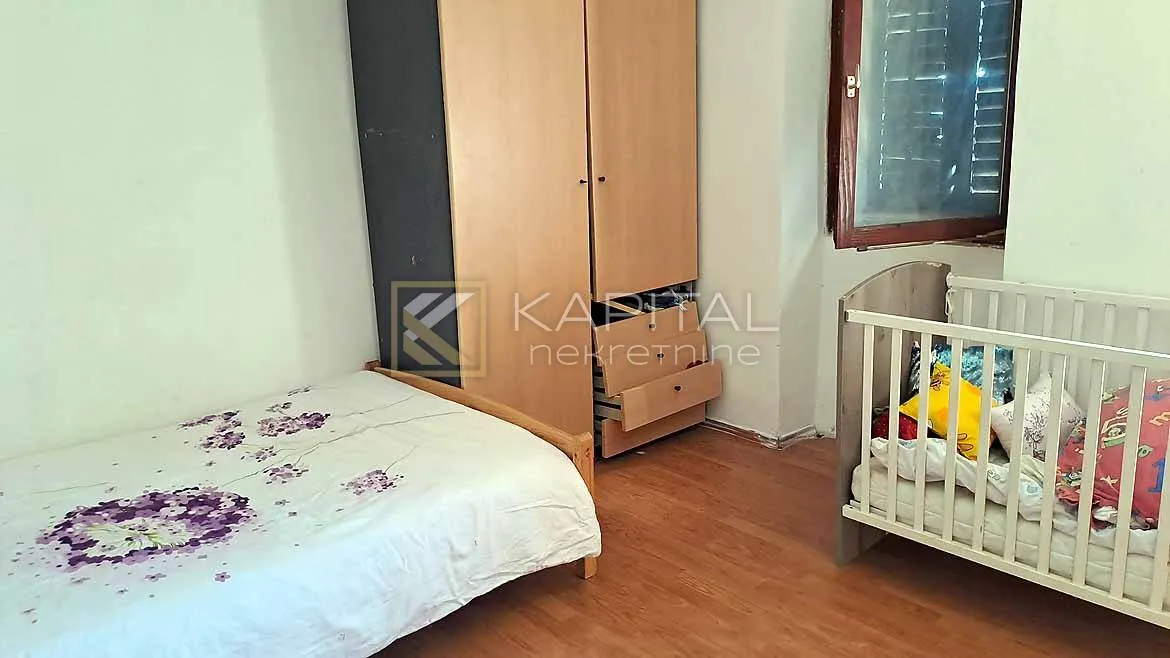 kostrena,kuća sa tri stana za adaptaciju - slika 7