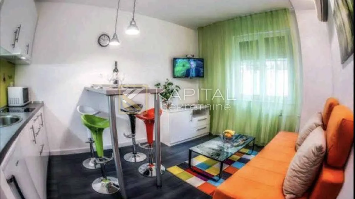 rijeka širi centar, dva adaptirana stana - slika 14